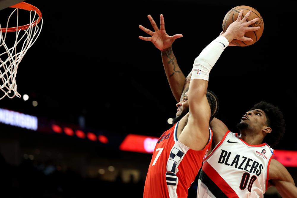 和防守两端 和防守两端