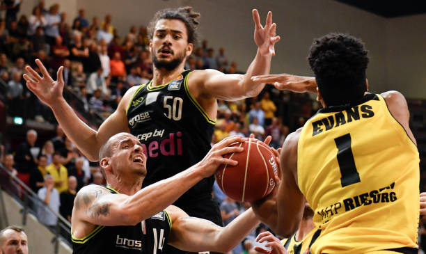 莫耶斯的防 莫耶斯的防